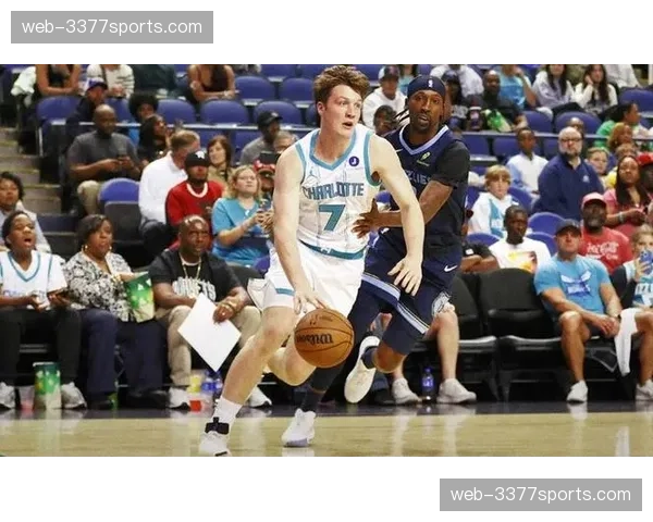 战报:魔术击败黄蜂,时隔四年重返季后赛舞台 战报:魔术击败黄蜂,时隔四年重返季后赛舞台